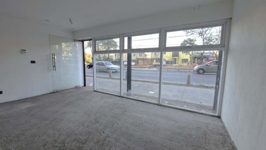 Locales Nuevos en Av. Fermín Vivaceta 1702