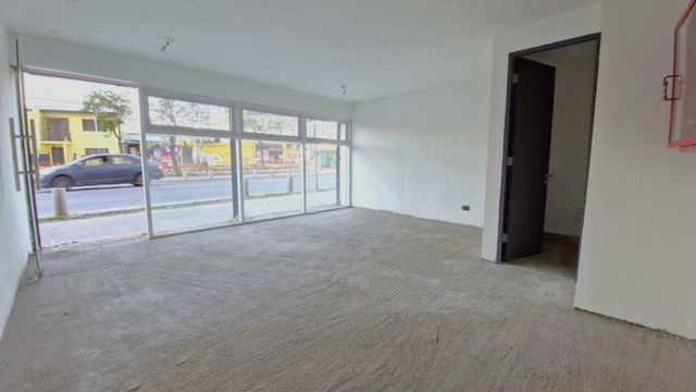 Locales Nuevos en Av. Fermín Vivaceta 1702