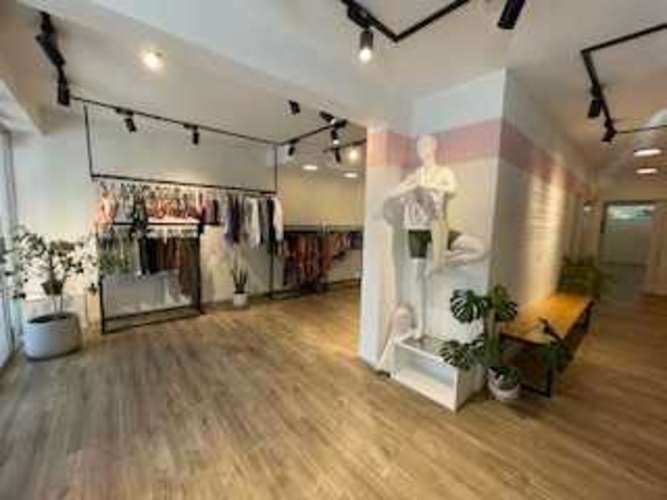 ESTACIONAMIENTOS A LA PUERTA (131072)