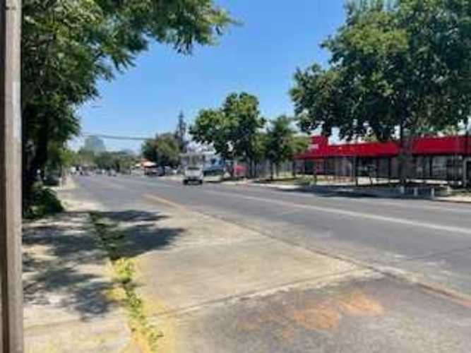 ESTACIONAMIENTOS A LA PUERTA (131072)