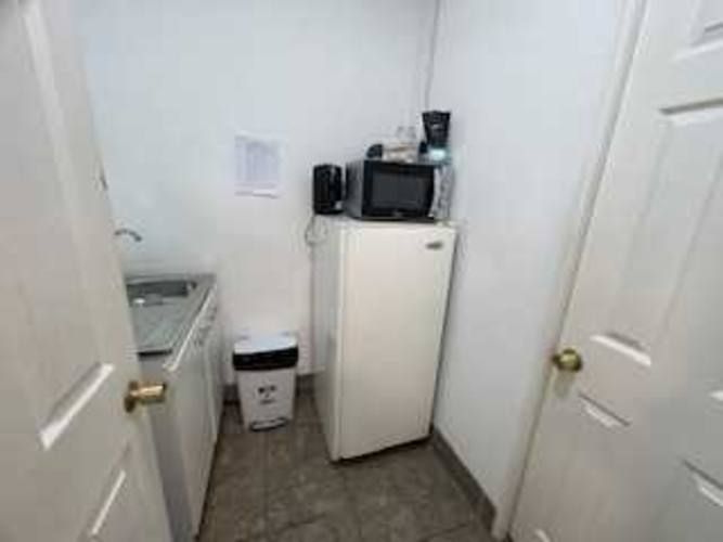 ESTACIONAMIENTOS A LA PUERTA (131072)