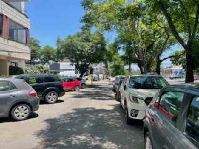 ESTACIONAMIENTOS A LA PUERTA (131072)