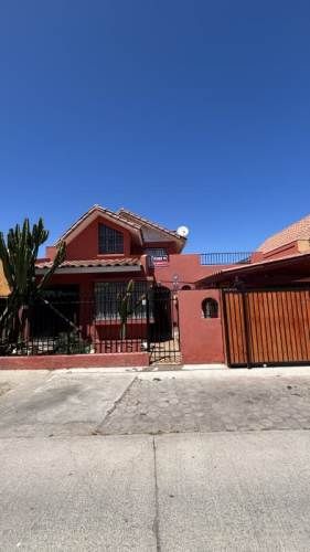 CASA EN VENTA CENTRAL LA SERENA CONSTRUIDA EL AÑO