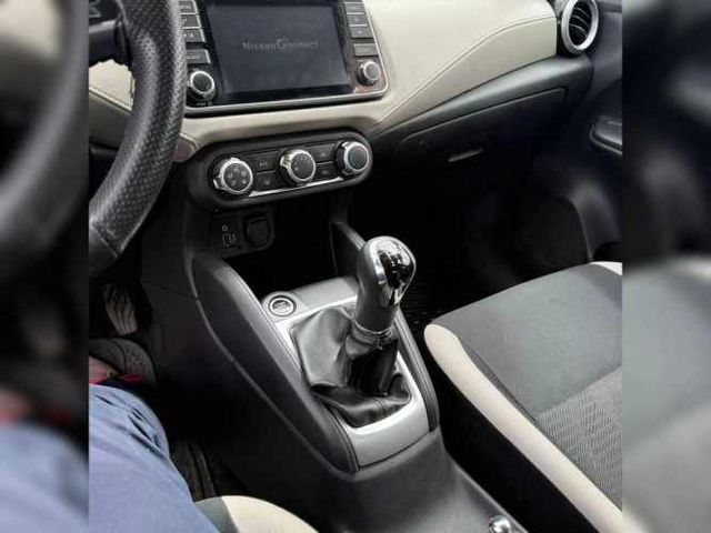 NISSAN VERSA 2020