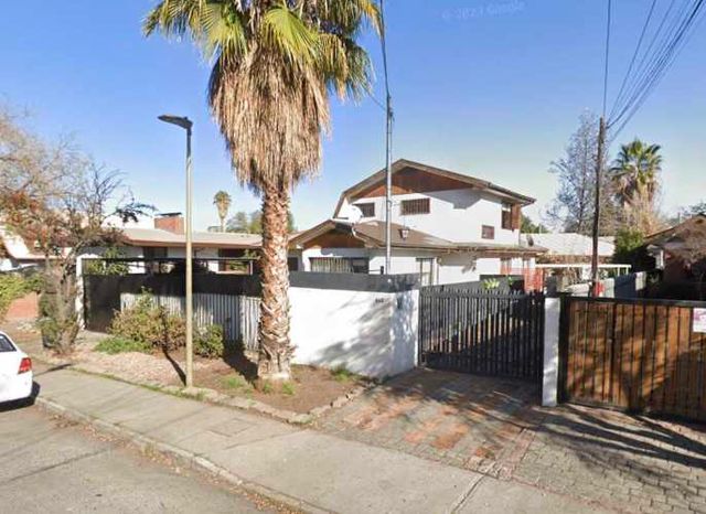 2 casas a pasos del metro Los Dominicos