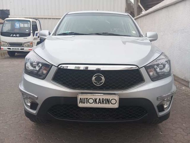 CAMIONETA SSANGYONG NEW ACTYON SPORT 4X4 2.0 AUT AÑO 2013 Km166124