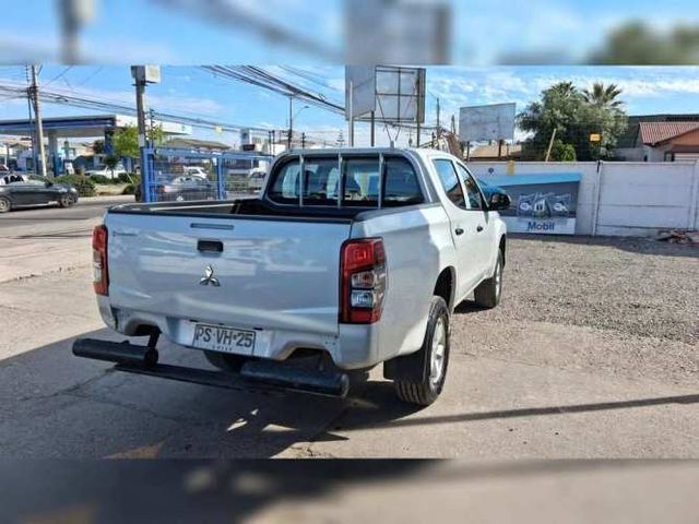 MITSUBISHI L200 2021