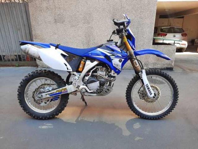 YAMAHA 450 F...guardada en bodega