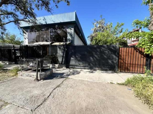 VENTA DE OFICINA GRAN TAMAÑO Y BUENA UBICACIÓN