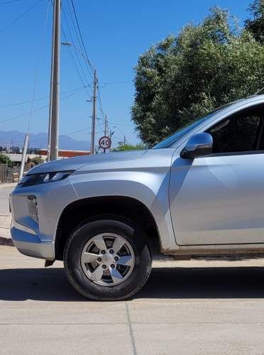 Mitsubishi L200 WORK CR 2.4L