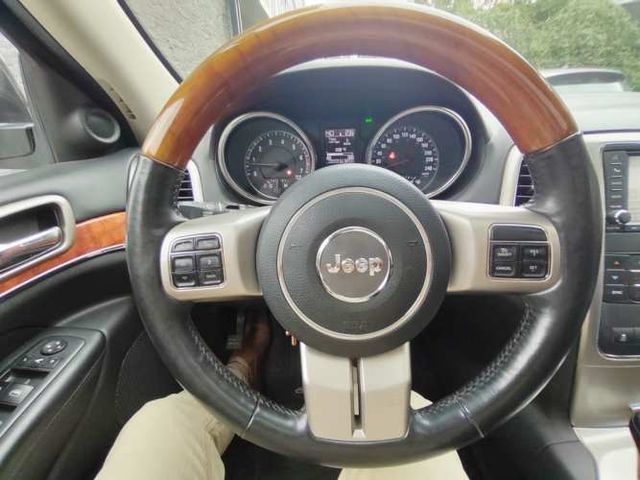 JEEP GRAND CHEROKEE 5.7 OVERLAND 4WD AUTO 2011