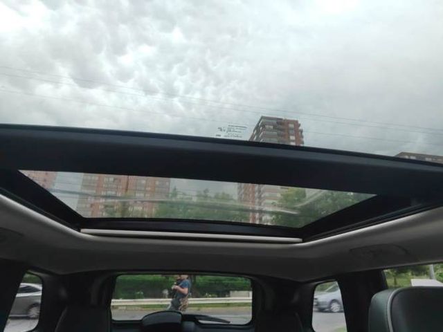 JEEP GRAND CHEROKEE 5.7 OVERLAND 4WD AUTO 2011