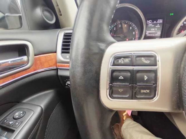 JEEP GRAND CHEROKEE 5.7 OVERLAND 4WD AUTO 2011