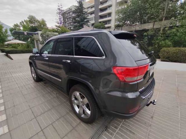JEEP GRAND CHEROKEE 5.7 OVERLAND 4WD AUTO 2011