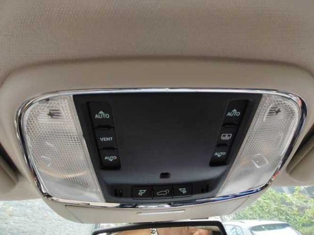 JEEP GRAND CHEROKEE 5.7 OVERLAND 4WD AUTO 2011