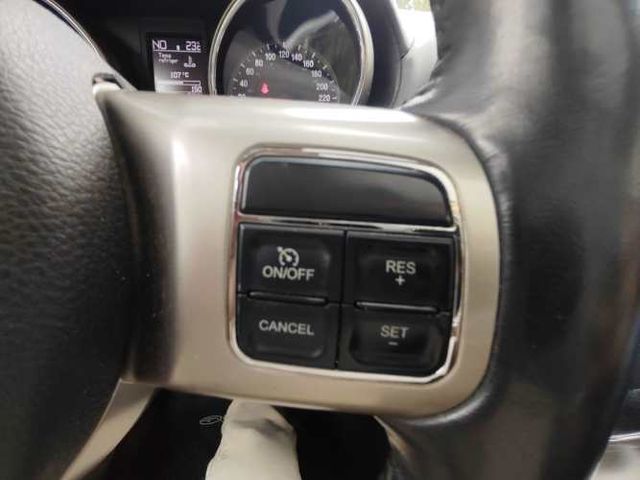 JEEP GRAND CHEROKEE 5.7 OVERLAND 4WD AUTO 2011