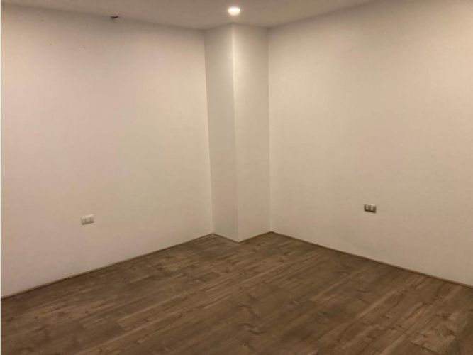 Arriendo bodega c/of de 234 m2, Los Libertadores. Quilicura.