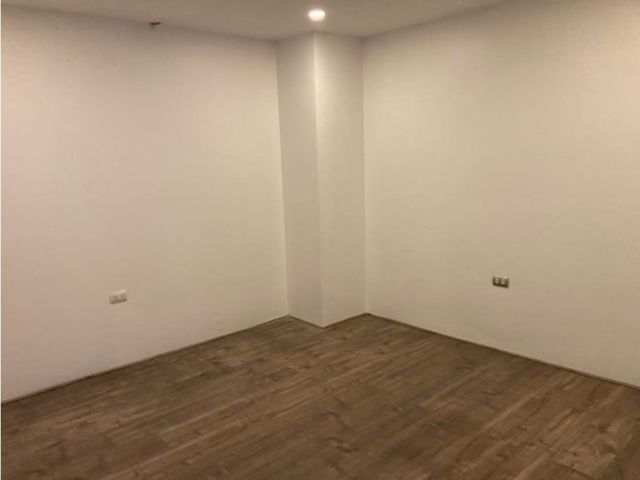 Arriendo bodega c/of de 234 m2, Los Libertadores. Quilicura.