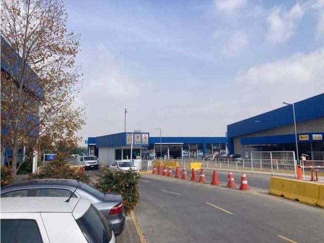 Arriendo bodega c/of de 234 m2, Los Libertadores. Quilicura.