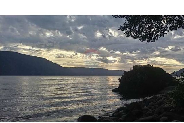 Exclusiva parcela en lago colico