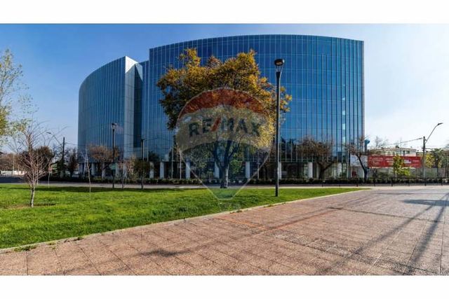 Arriendo oficina nueva en apoquindo