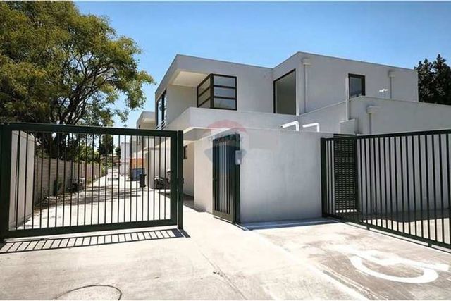 Casa b en condominio julieta, la reina