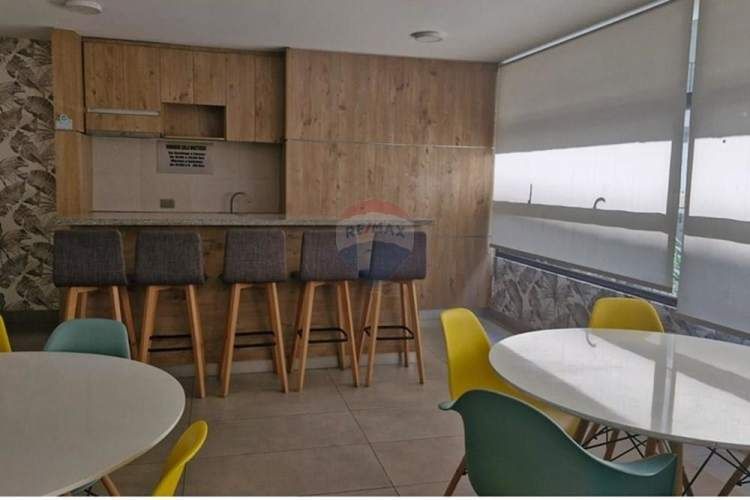 Inversión 1d  y estacionamiento en república