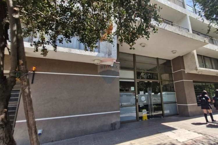 Inversión 1d  y estacionamiento en república