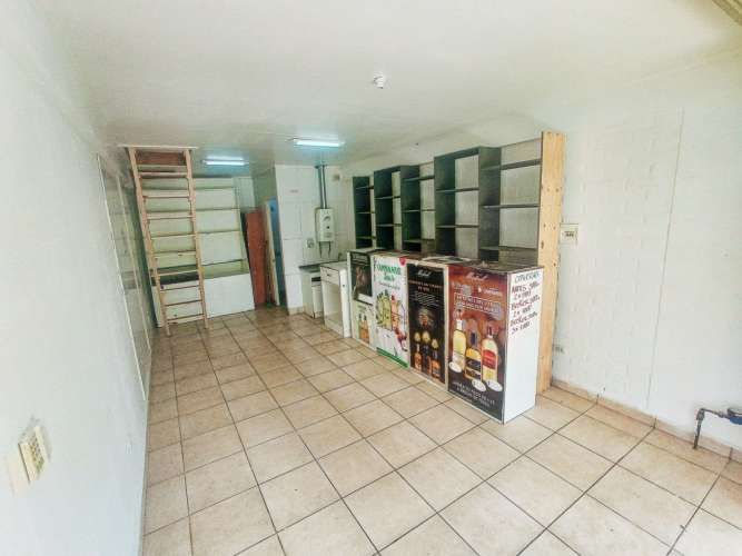 Local comercial en arriendo en Peñaflor - Gran Barrio