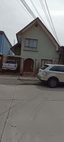 Osman Perez Freire - Francisco Flores del Campo, hermosa Casa tres dormitorios dos baños.