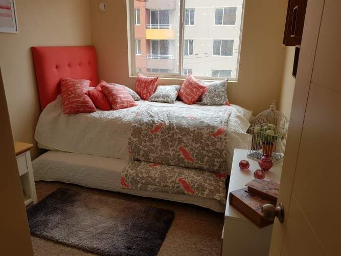 COCINA ABIERTA GOGIA  LIVING COMEDOR CON LINDA VISTA Y ESTACIONAMIENTO