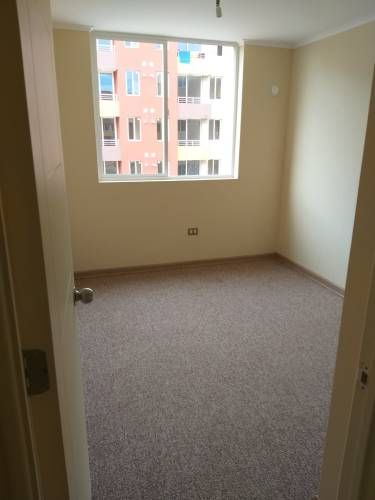 COCINA ABIERTA GOGIA  LIVING COMEDOR CON LINDA VISTA Y ESTACIONAMIENTO