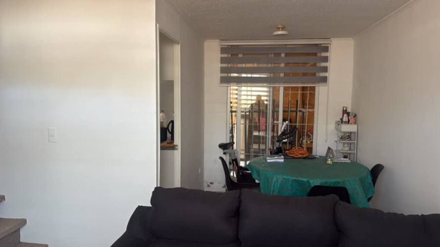 ARRIENDO, Peñaflor, Casa 2 pisos 3 dorm 2 baños