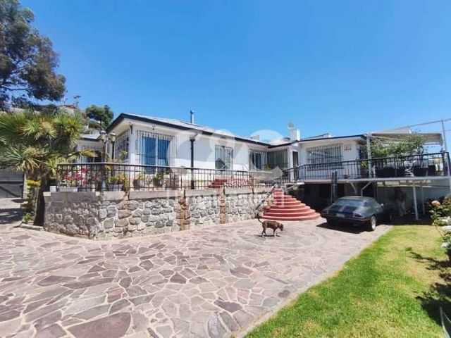 Linda Casa Sólida Con Maravillosa Vista, Viña Alto