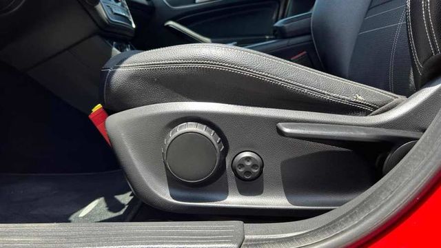 Mercedes Benz GLA200 200 1.6T AUT (2015)