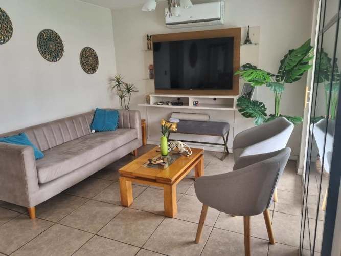 Amplia y luminosa casa en Condominio Los Coihues, Larapinta