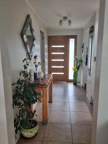 Amplia y luminosa casa en Condominio Los Coihues, Larapinta