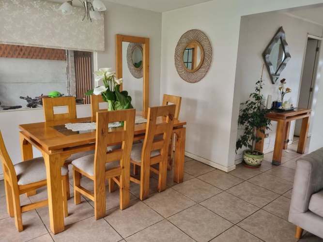 Amplia y luminosa casa en Condominio Los Coihues, Larapinta