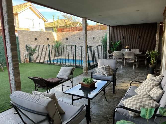 Amplia y luminosa casa en Condominio Los Coihues, Larapinta