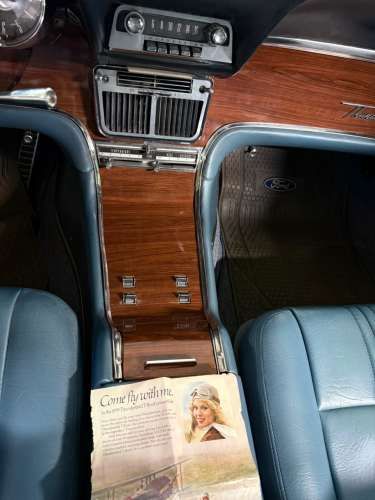 Ford Thunderbird 1963 RESTAURADA