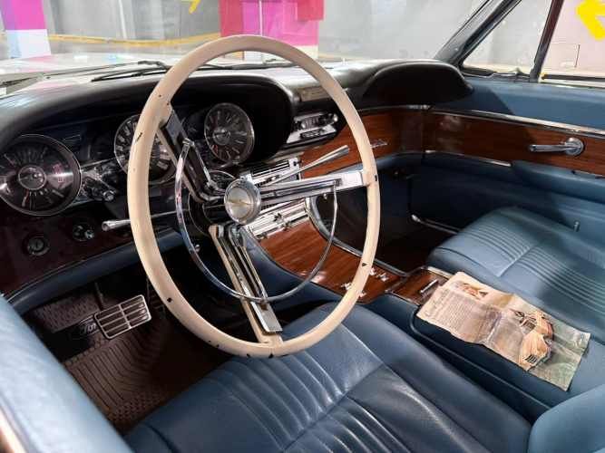 Ford Thunderbird 1963 RESTAURADA