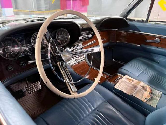 Ford Thunderbird 1963 RESTAURADA