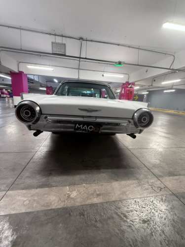 Ford Thunderbird 1963 RESTAURADA