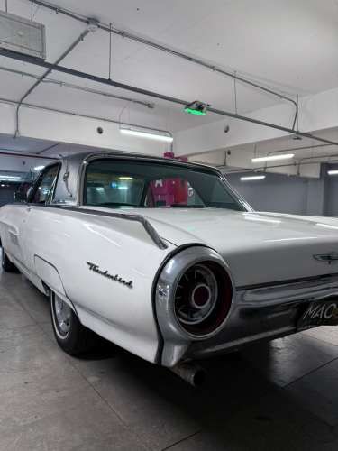 Ford Thunderbird 1963 RESTAURADA