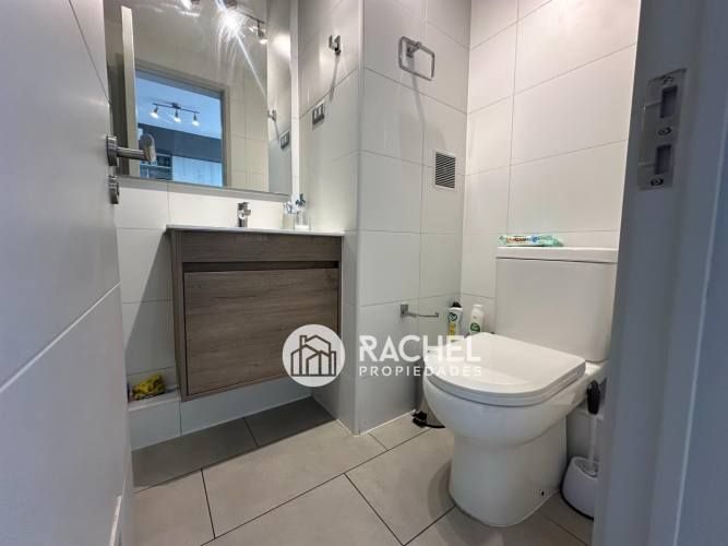 EN ARRIENDO AMPLIO DEPTO ESTUDIO CON ESTACIONAMIENTO- Edificio Curitiba