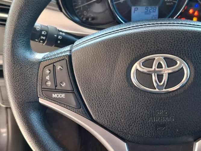 TOYOTA YARIS 2015