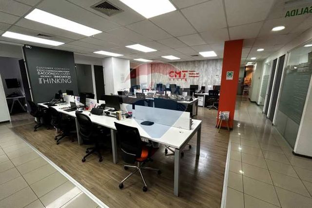 Oficina con terrazas a pasos de metro 378 mt2