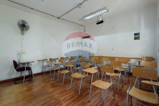 Edificio comercial en venta!