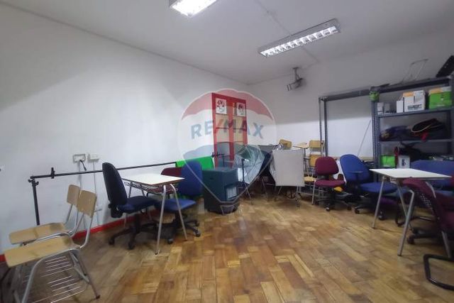 Edificio comercial en venta!