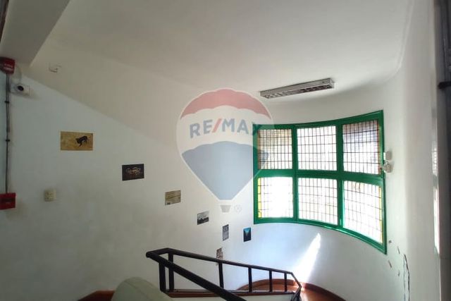 Edificio comercial en venta!